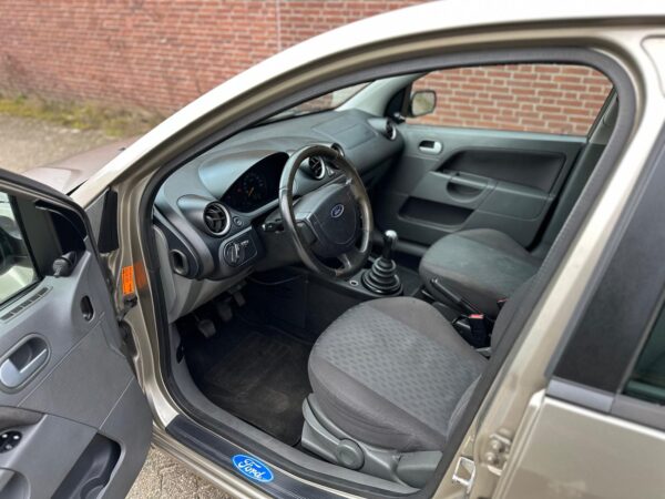 VERKOCHT ! Ford Fiesta 1.4-16V Trend