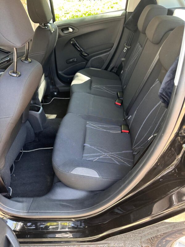 Peugeot 208 1.2 VTi Envy Navi Bluetooth Cruise Parkeersensoren