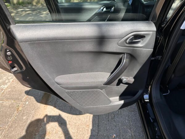 Peugeot 208 1.2 VTi Envy Navi Bluetooth Cruise Parkeersensoren