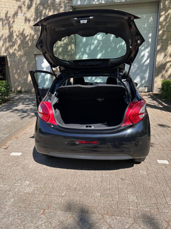 Peugeot 208 1.2 VTi Envy Navi Bluetooth Cruise Parkeersensoren