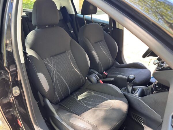 Peugeot 208 1.2 VTi Envy Navi Bluetooth Cruise Parkeersensoren