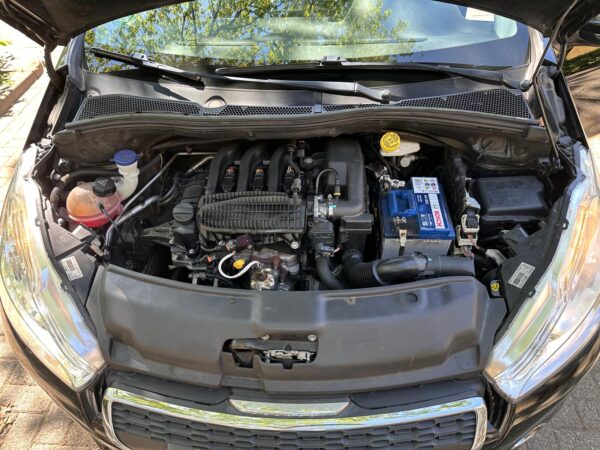Peugeot 208 1.2 VTi Envy Navi Bluetooth Cruise Parkeersensoren