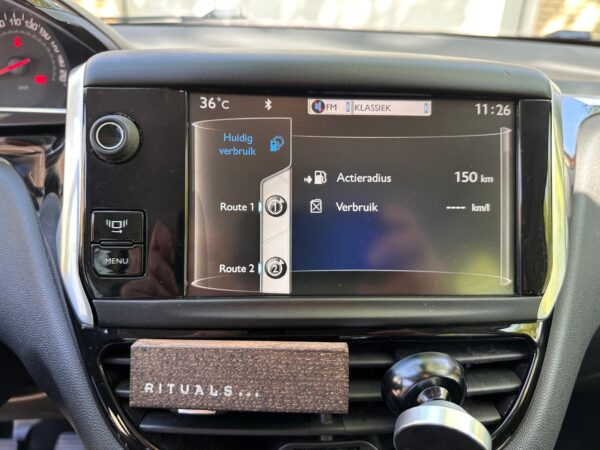 Peugeot 208 1.2 VTi Envy Navi Bluetooth Cruise Parkeersensoren