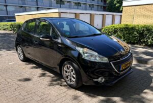 Peugeot 208 1.2 VTi Envy Navi Bluetooth Cruise Parkeersensoren